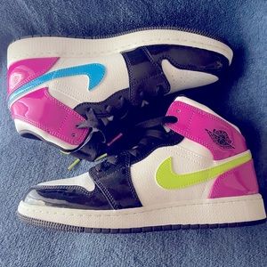 Air Jordan 1 Mid “Cyber Active”